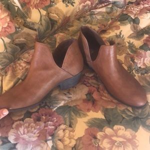 Size 11 Brown heeled boots